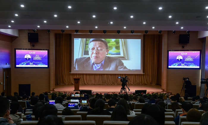 图片说明：中国世界贸易组织研究会会长、商务部原国际谈判副代表（副部长级）崇泉发表线上演讲6.jpg